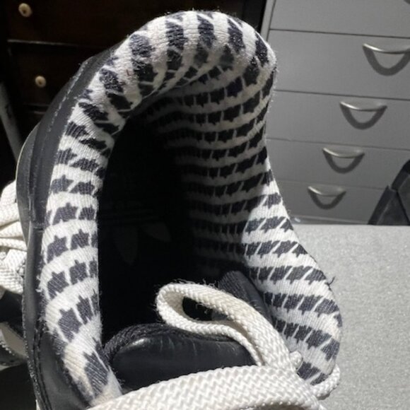 Adidas Sneakers Athletic Shoes - Picture 4 of 5